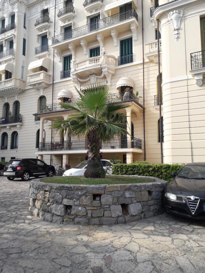 La Casa Di Anna, In Palazzina Liberty Fronte Parco Lejlighed Bordighera Eksteriør billede